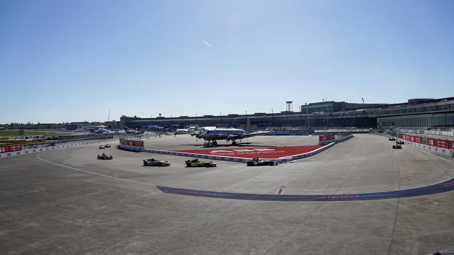 Wide view of the Formula E circuit on the Tempelhof airfield